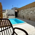 Villa Midi Pool & *