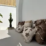 Midi Pool & Villa Veglie