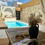 Villa Midi Pool & *