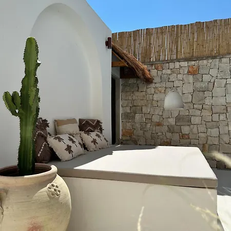 Midi Pool & Villa