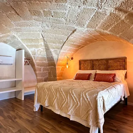 Midi Pool & וילה *