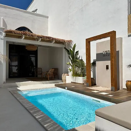 Midi Pool & Vila Veglie