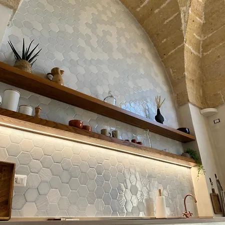 Midi Pool & * וגלי