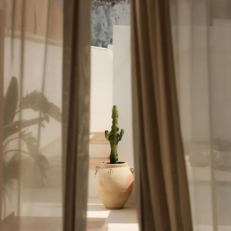 Midi Pool & וילה