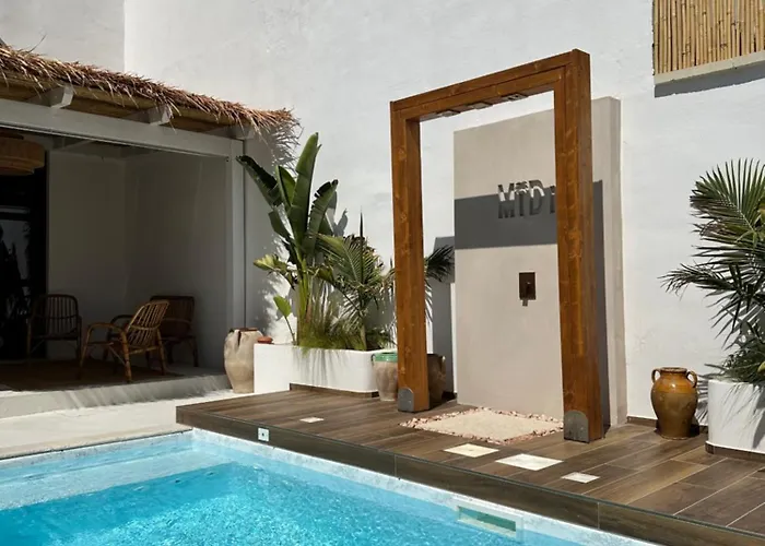 Midi Pool & * 베글리에