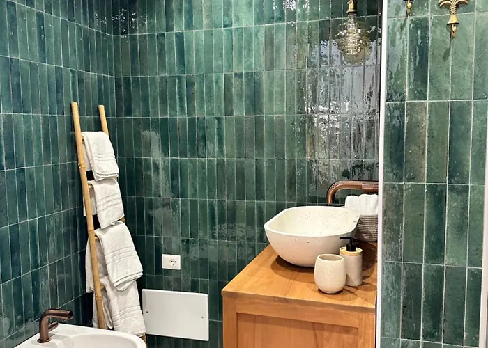 Midi Pool & 빌라 베글리에