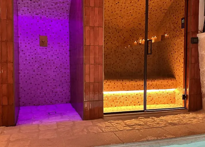 Midi Pool & 빌라 *